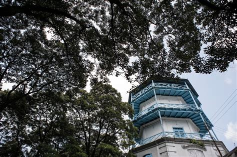 Keraton Surakarta: An Intriguing Tapestry of Javanese Power and Colonial Influence?